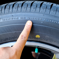 عدد ساییدگی تایر (Treadwear) چیست و چقدر قابل اعتماد است؟ | راهنمای انتخاب لاستیک در جاده‌های ایران
